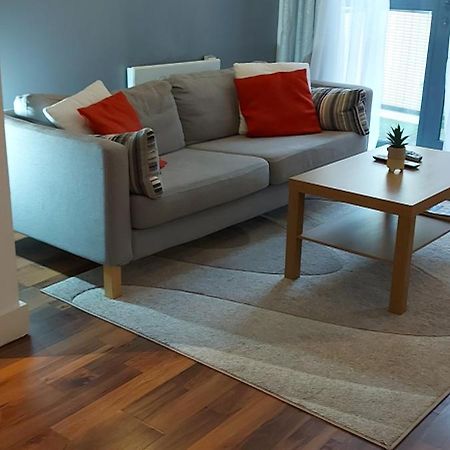 City Apartment In Great Location With A Balcony & Parking Possible - West One Шеффілд Екстер'єр фото