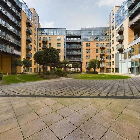 City Apartment In Great Location With A Balcony & Parking Possible - West One Шеффілд Екстер'єр фото