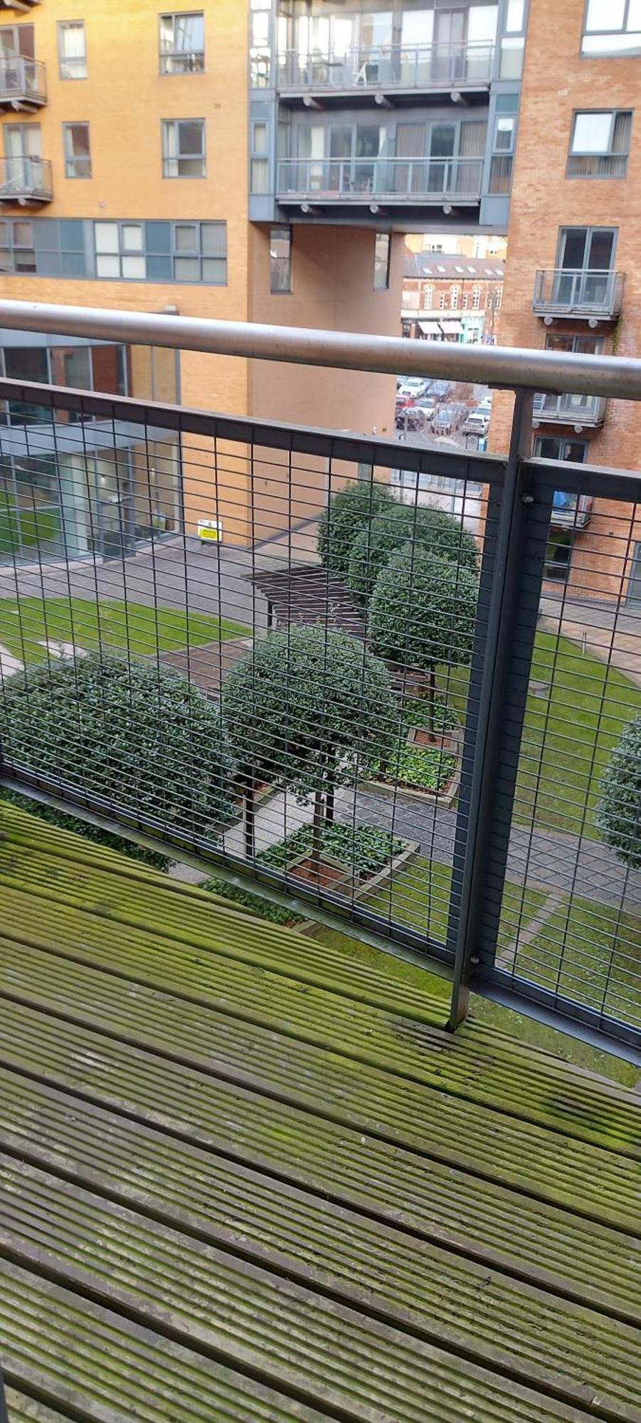 City Apartment In Great Location With A Balcony & Parking Possible - West One Шеффілд Екстер'єр фото